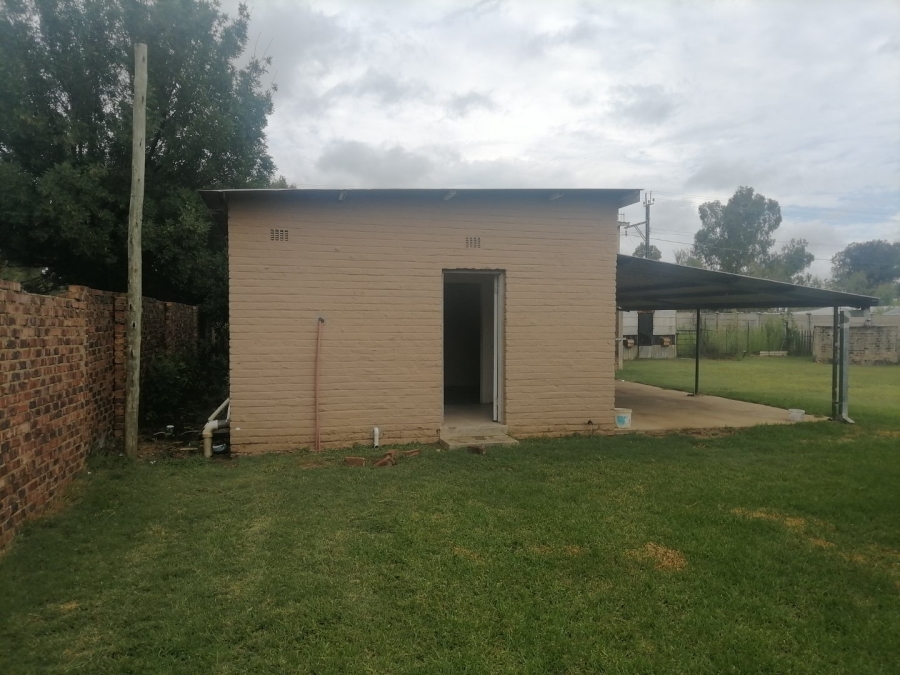 4 Bedroom Property for Sale in Leeudoringstad North West